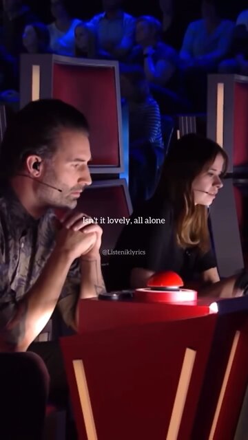 Beautiful voice 😮