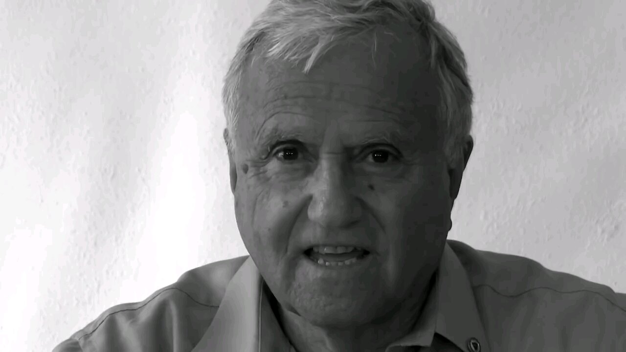 Intelligence expert Steve Pieczenik on Julian Assange,Hillary Clinton and more in 2016.