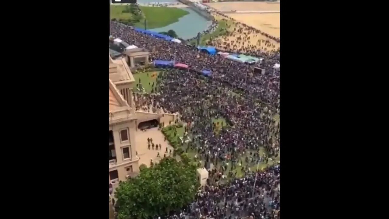 Protesters Storm Sri Lanka’s Presidential Palace