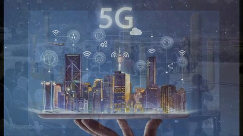 Is 5G safe? Installing poles during the pandemic/Est-ce que le 5G est sécuritaire?