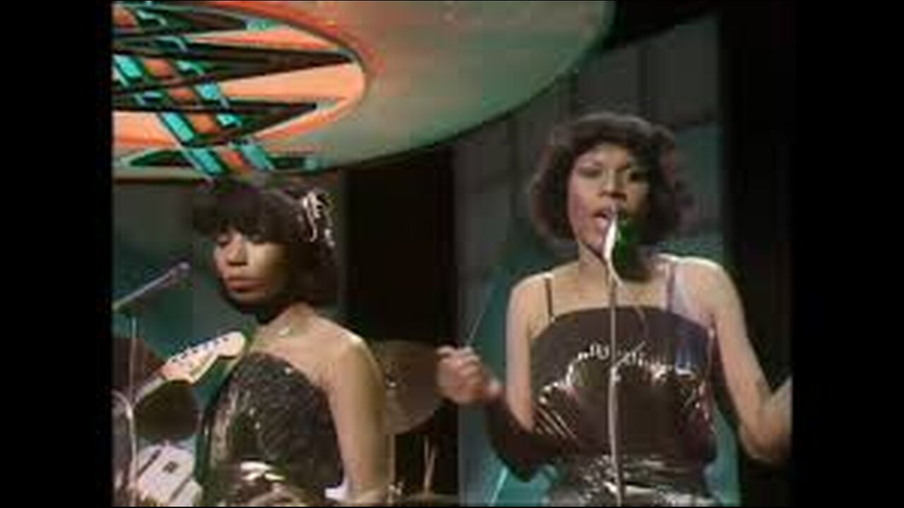 Chic: I Want Your Love - On Top Of The Pops - April 5, 1979 (My "Stereo Studio Sound" Re-Edit)