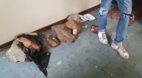 SOUTH AFRICA - Johannesburg - Homeless shelter (videos) (ZSC)