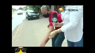 VEJA A CONFUSAO QUE ESSE CACHORRO ARRUMOU NESSA REPORTAGEM ( MEME ) ( VIRAL ) #shorts