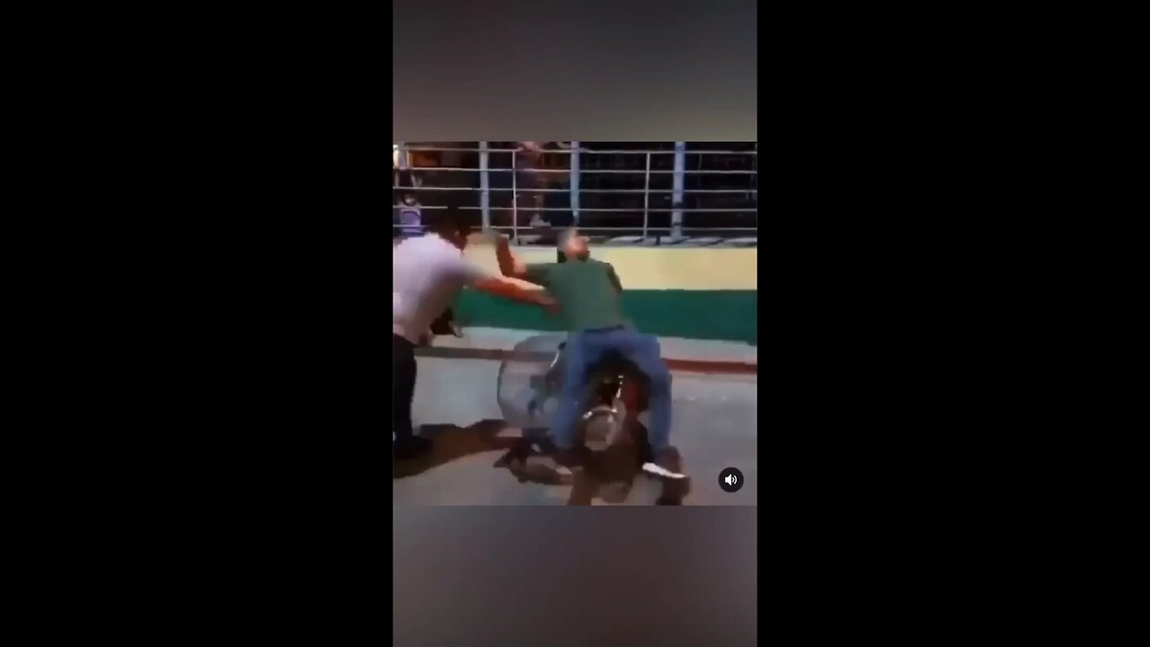 He slides down smoother than Michael Jackson !
