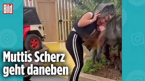 BILD Boxx: Gleich beißt der Dinosaurier zu!