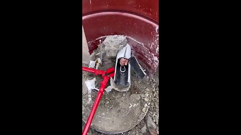 Satisfying. Watch Climate activist whine about the consequences of his actions.