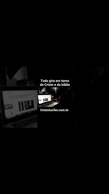 Tudo gira em torno de Cristo e da bíblia