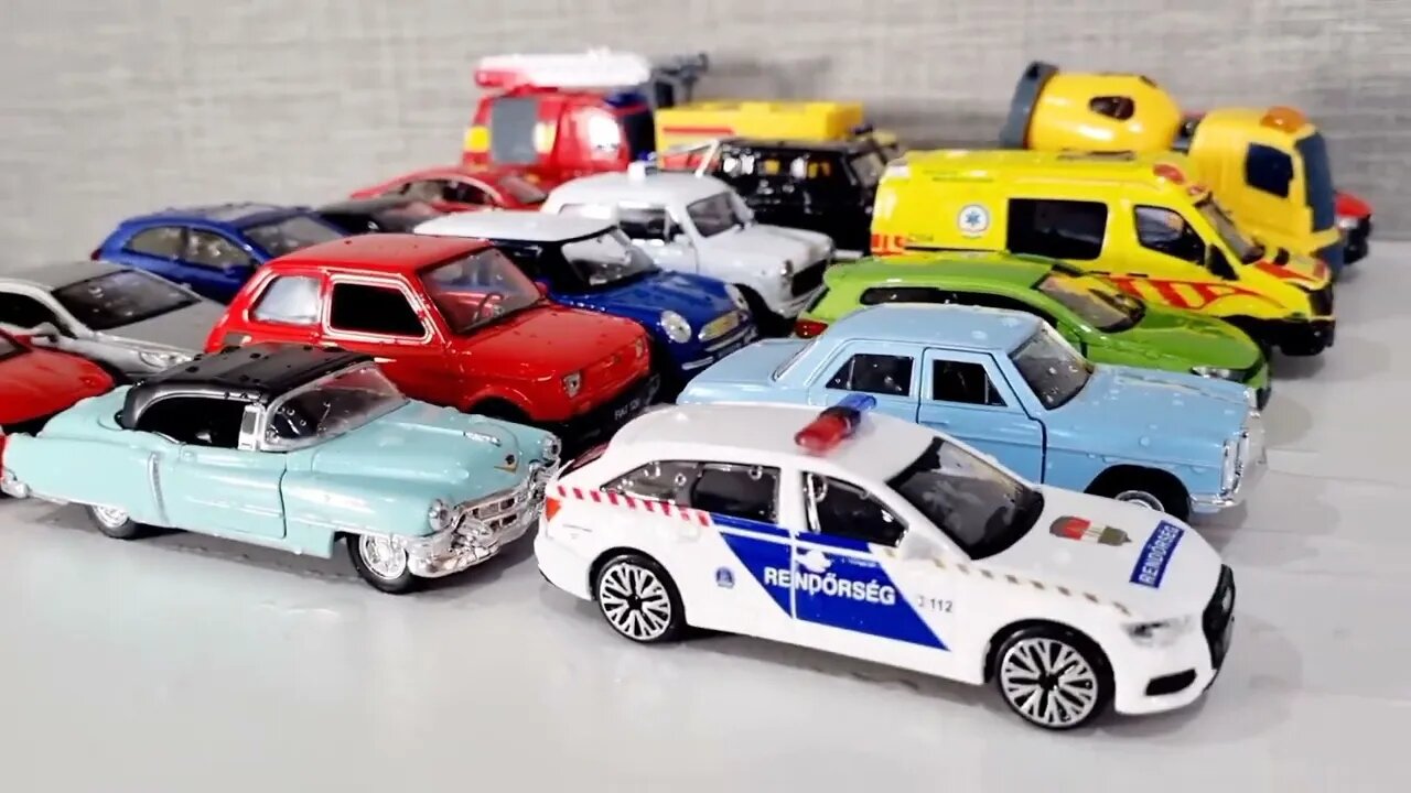 muitos carros e caminhões caindo na água vermelha!