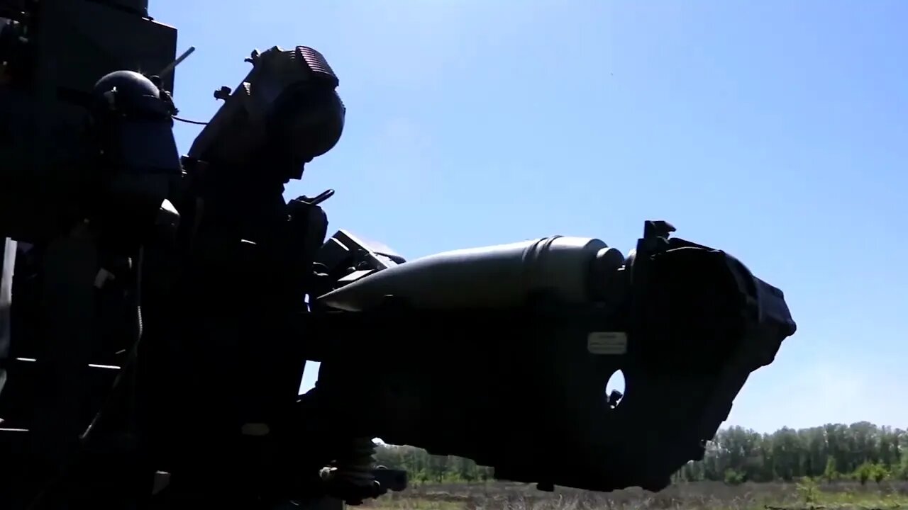 Russian "Pion" 203mm Self-Propelled Artillery Units In Action