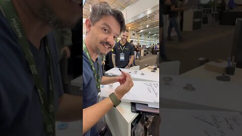 UMA HONRA AUTOGRAFAR ESTE COFRE. EU E O @pauloroyal1 JA ASSINAMOS. VOCÊ VAI PERDER?