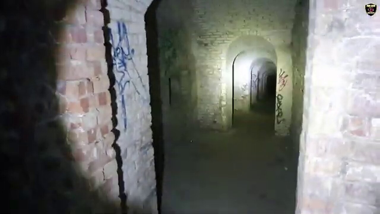 HUGE SECRET TUNNEL SYSTEM UNDER A CITADEL