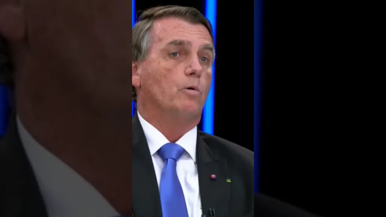 Vocês tomaram a vacina que eu comprei diz Bolsonaro a William Bonner e Renata.