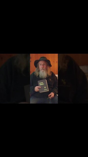 78-121 a man holding the free (of charge) gift of God vs...