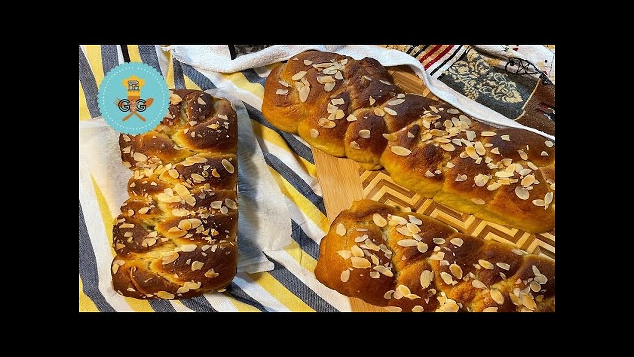 Greek Easter Sweet Bread / Τσουρέκια Νηστίσιμα Χωρίς Ζύμωμα