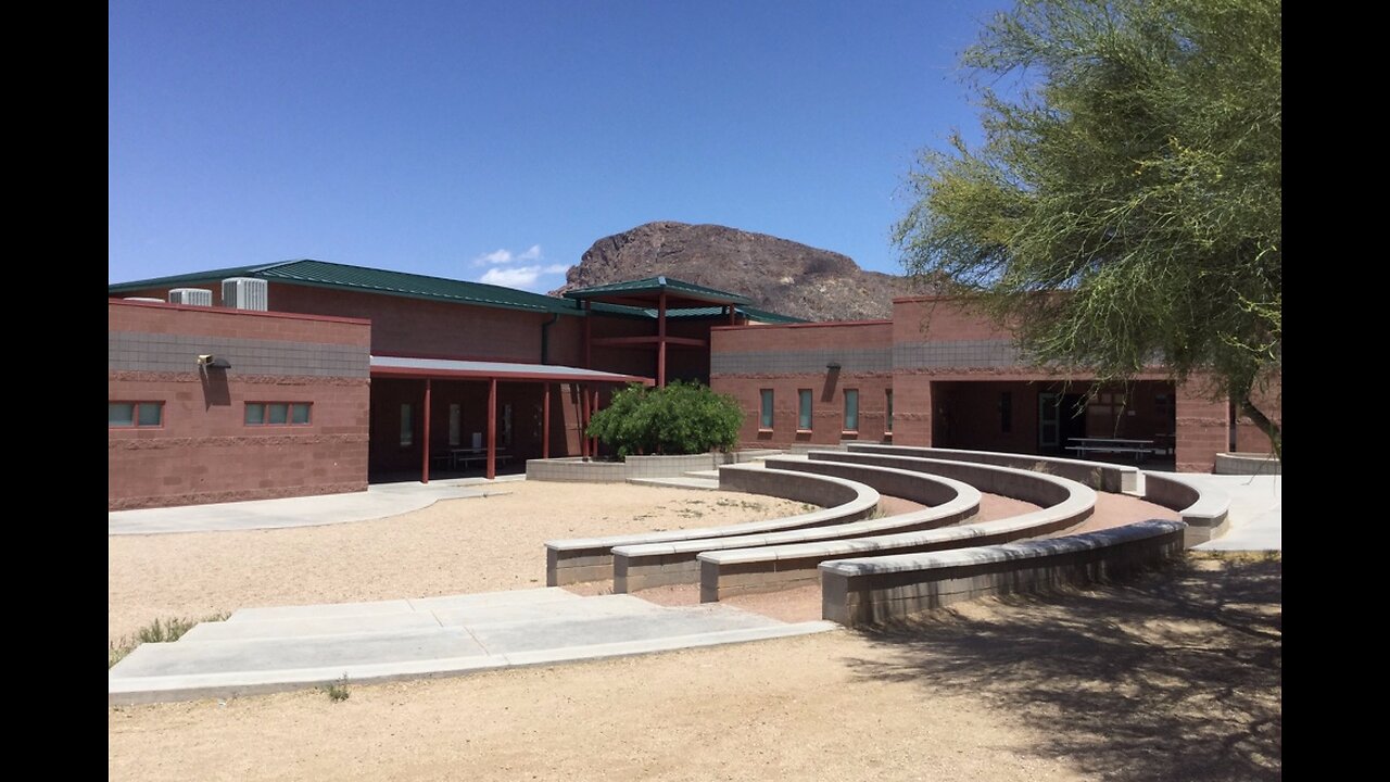 Red Cross sets up Cooling Center at Valencia Middle School