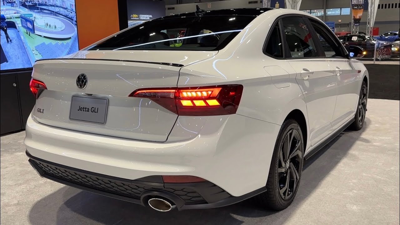 VOLKSWAGEN JETTA GLI 2023 - FIRST LOOK & REVIEW visual