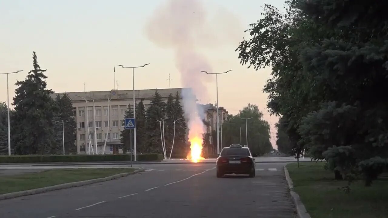 π·πΊπΊπ¦β Russian Missile Strike: Powerful Explosion Caught On Camera In Kramatorsk