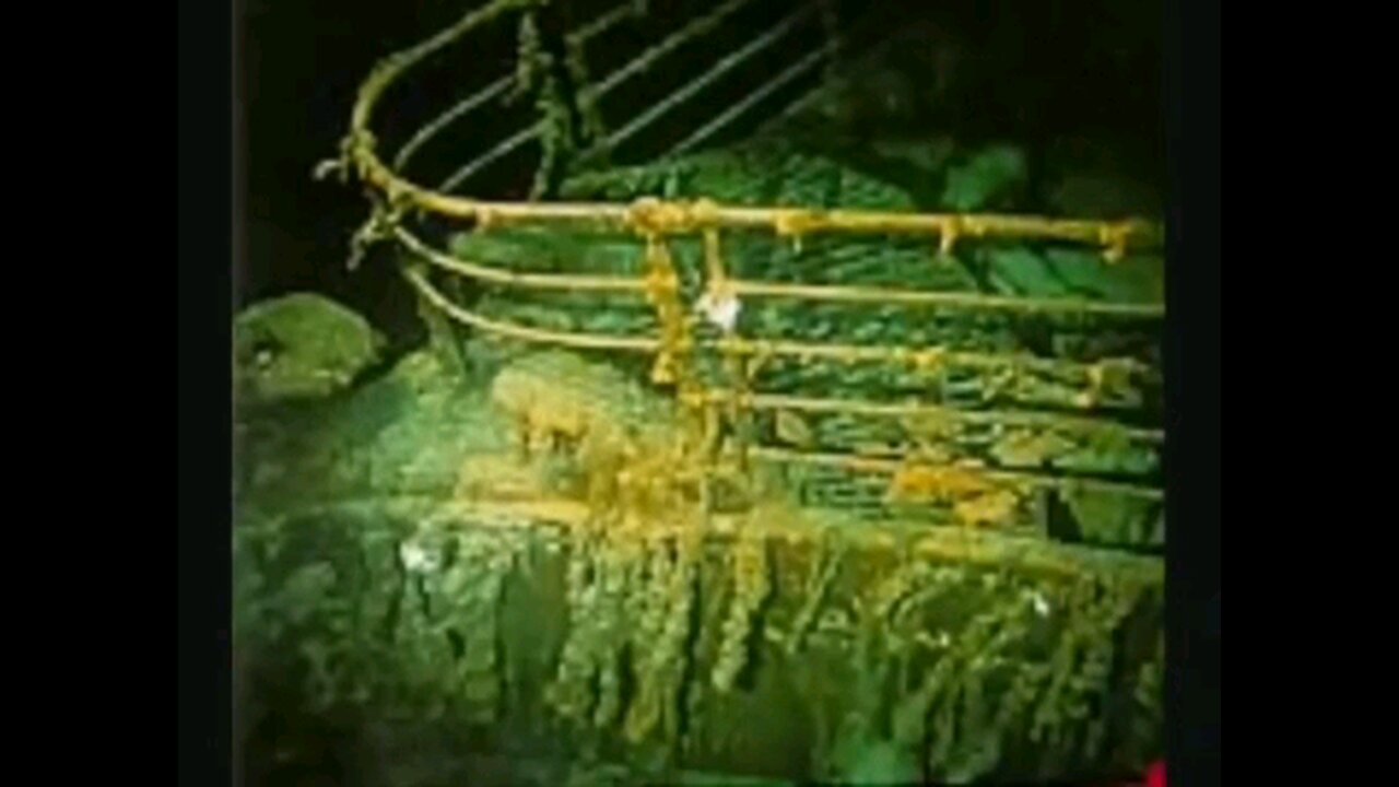 Titanic Pictures Under Water-Backwards