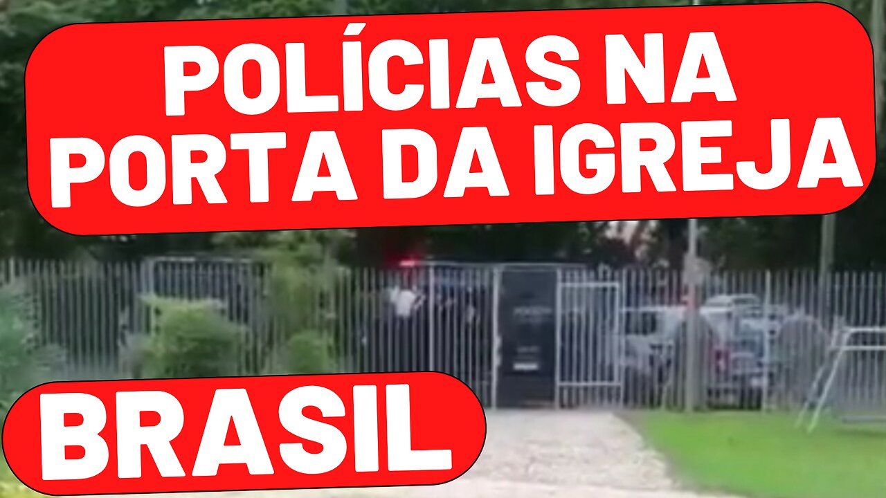 Policiais na Porta da Igreja no Brasil