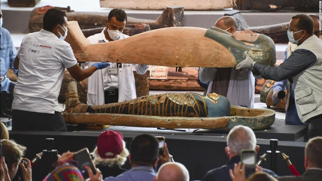 Ancient Egypt : Discovery of a tomb in Saqqara, Egypt