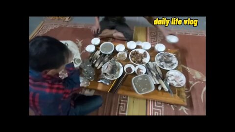 dinner invited by the host with a big catfish | daily life vlog