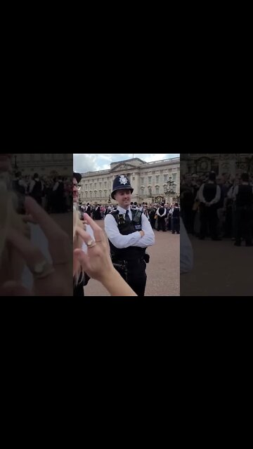 Royal van man Gets chered by crowd 😆 🤣 😂