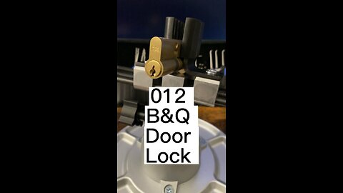 B&Q Brass Neck Door Lock