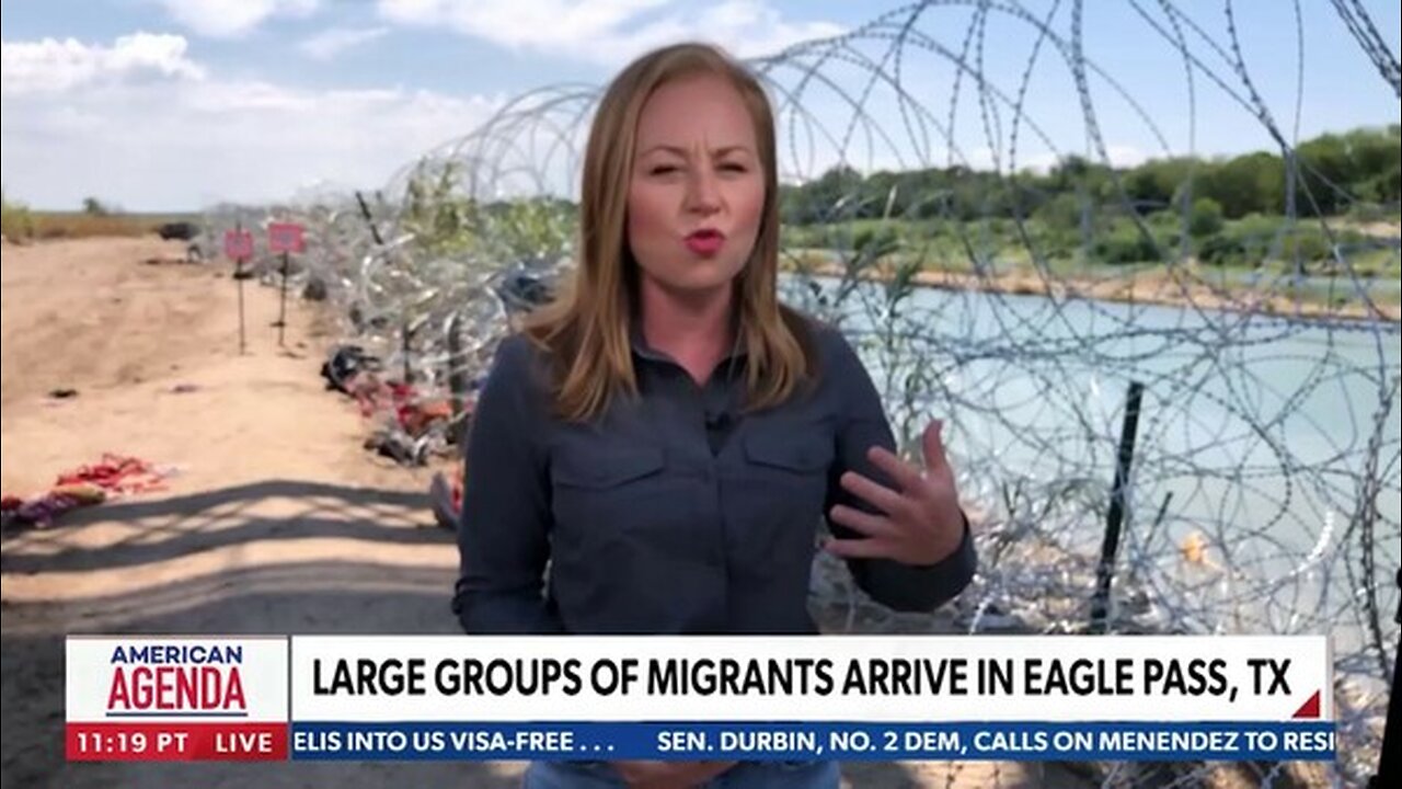 Large groups of migrants arrive in Eagle Pass, TX