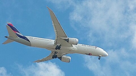 Boeing 787-9 Dreamliner CC-BGH on final approach coming from Miami to Fortaleza