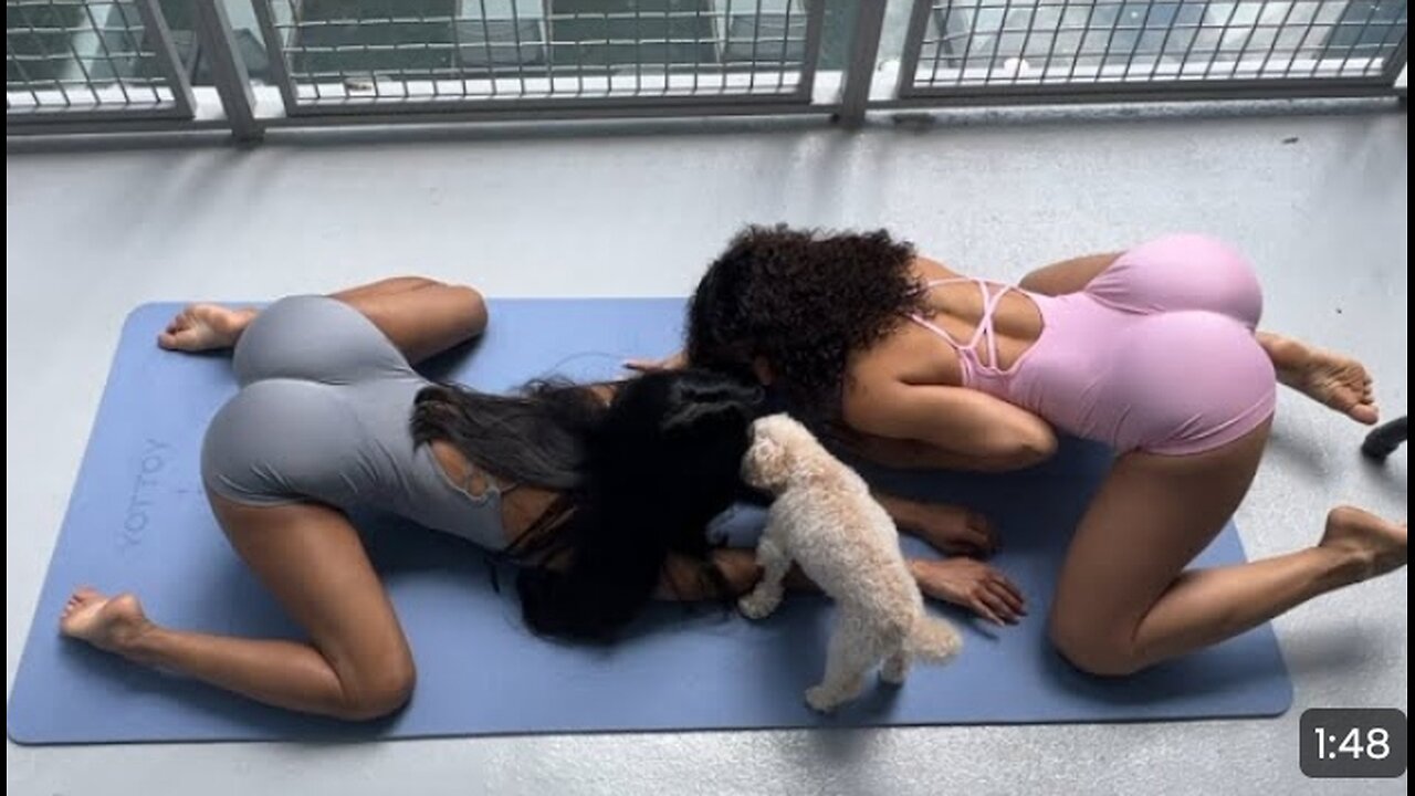 QUICK BACK STRETCHING WITH MY BESTIE 🥰