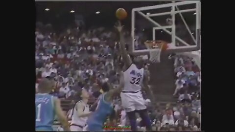 Shaquille O'Neal 21 Points 5 Blk Vs. Hornets, 1993-94.