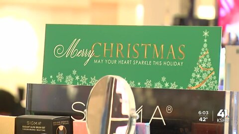 Experts predict increased holiday spending this season