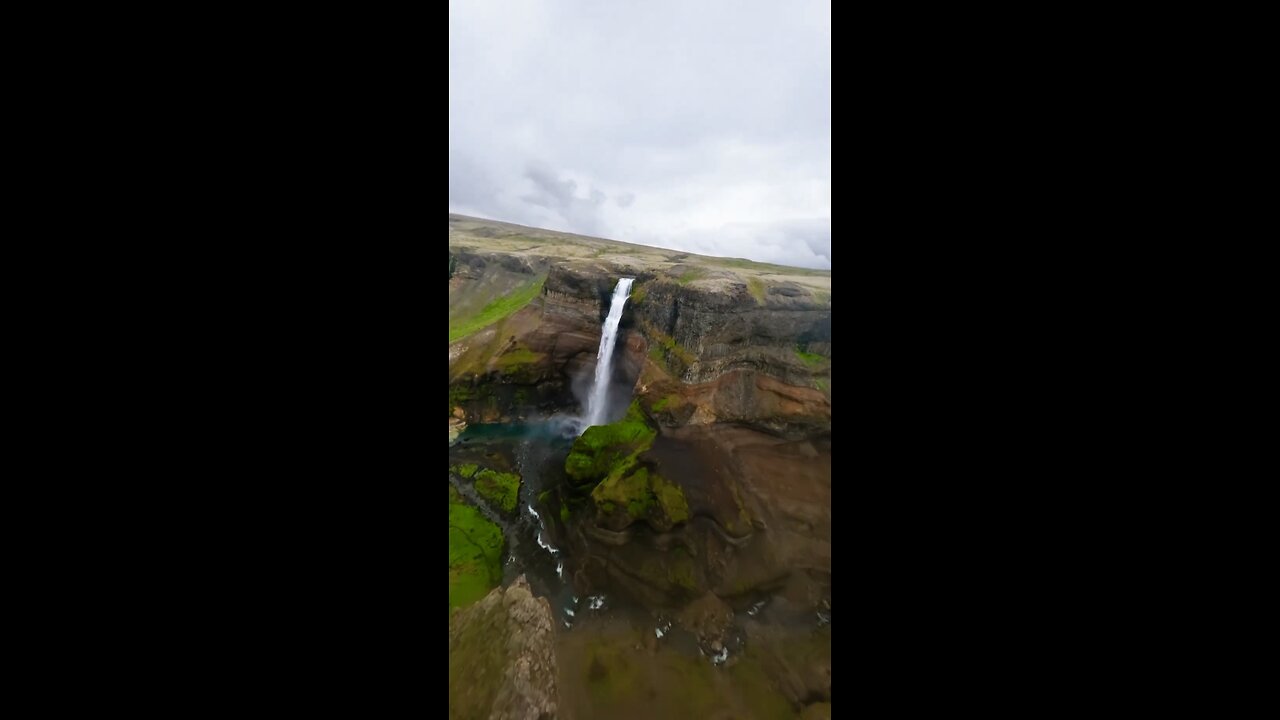 These water splashes I could do this all day Maybe I shouldn't lose my last drone too