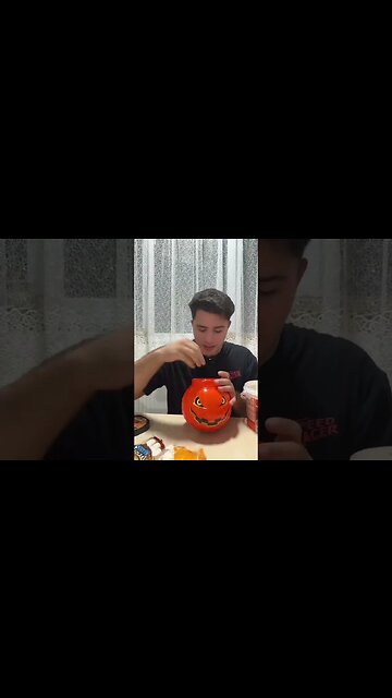 CE SE AFLA IN DOVLEACUL SURPRIZA DE HALLOWEEN #oguritamica #mancaciosul #romania #mancare #food