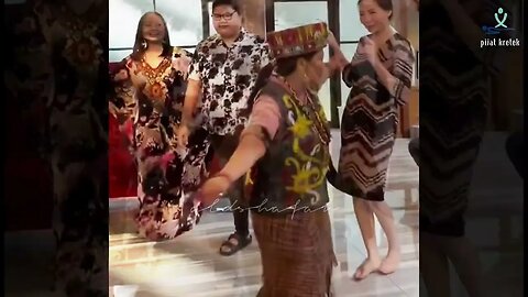 Pengobatan Ibu Ida Dayak | berjoget bersama tim