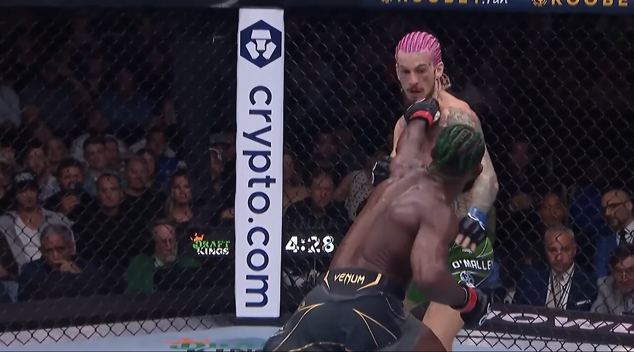 Sean O'Malley KOs Aljamain Sterling at UFC 292