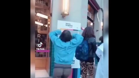 Por este tipo de cosas estoy a favor del aborto.