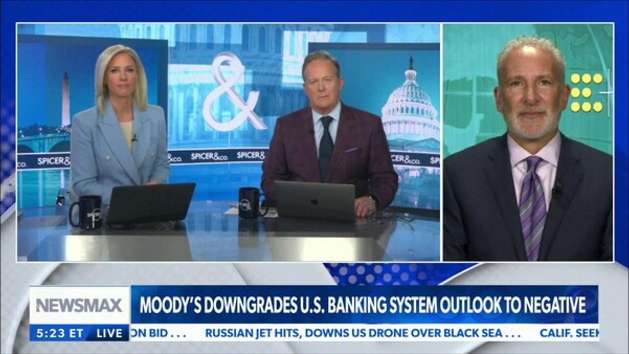 Moody's Downgrades U.S. Banking System to Negative