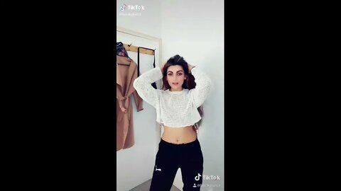 TikTok sexy ladies dancing