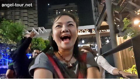 Interviewing Bangkok freelancer girls around Sukhumvit road