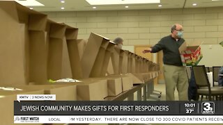 Jewish community delivering gifts to first responders, healthcare workers