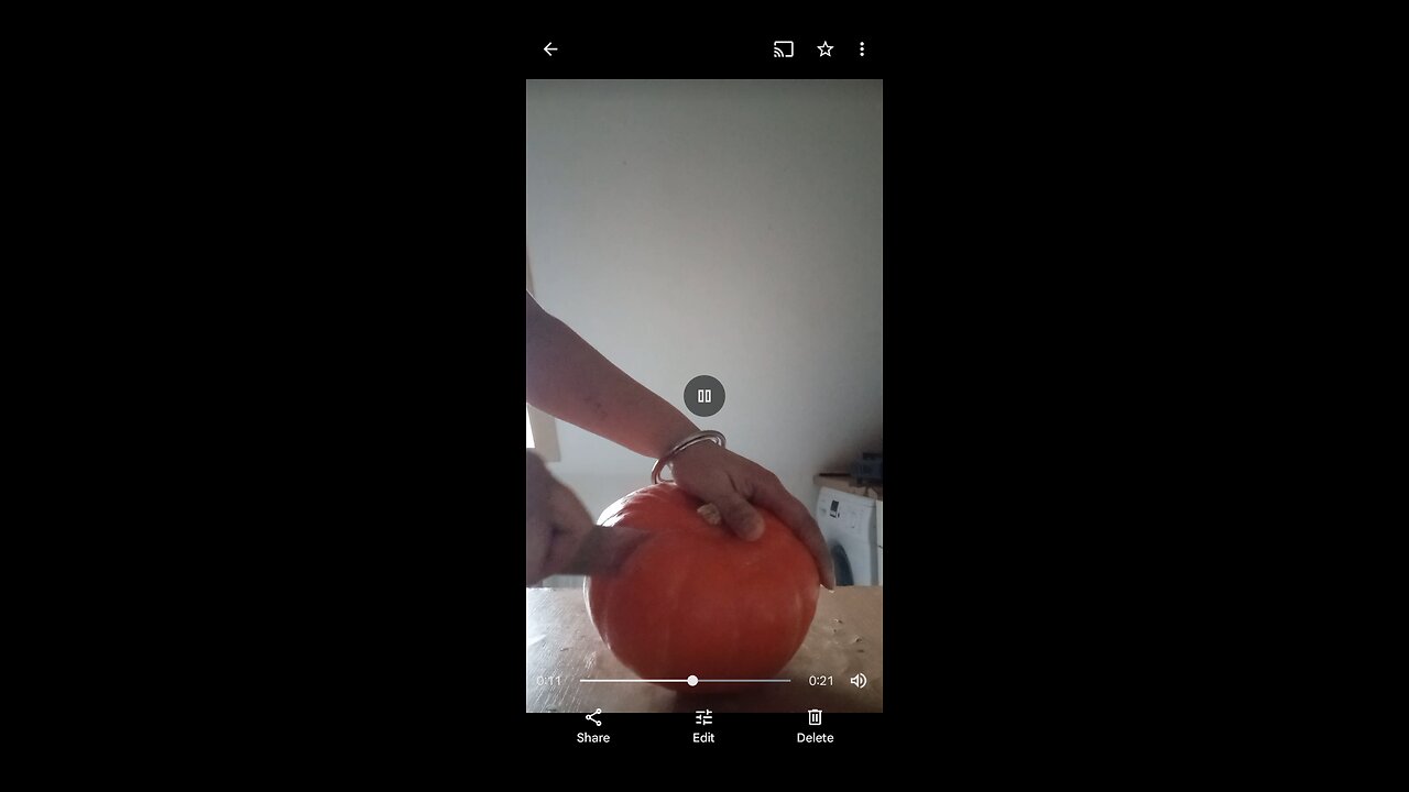 Let's peel the pumpkin