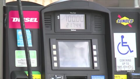 Oil prices drop, but gas prices remain high