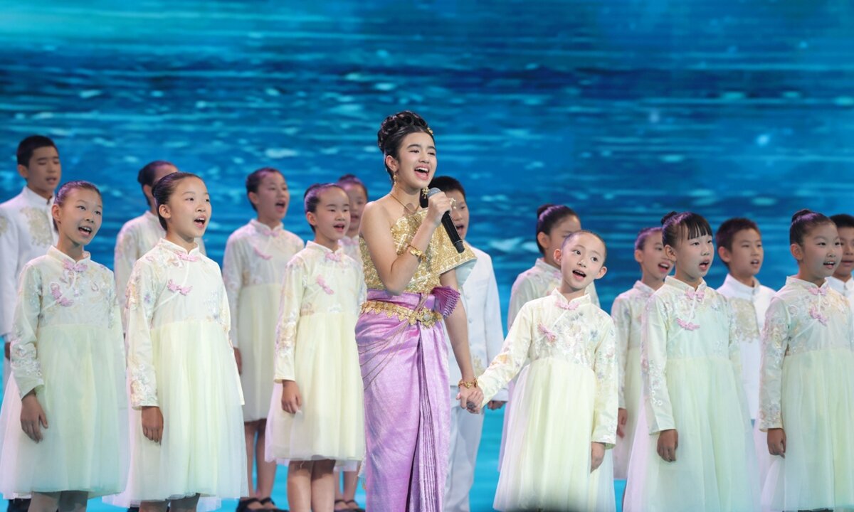 11-year-old Cambodian princess immersed in Chinese culture