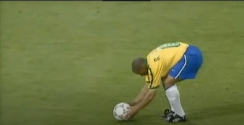 Roberto Carlos Amazing freekick