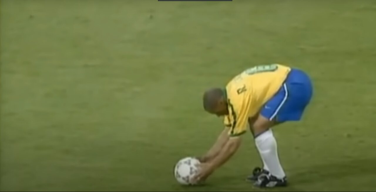 Roberto Carlos Amazing freekick