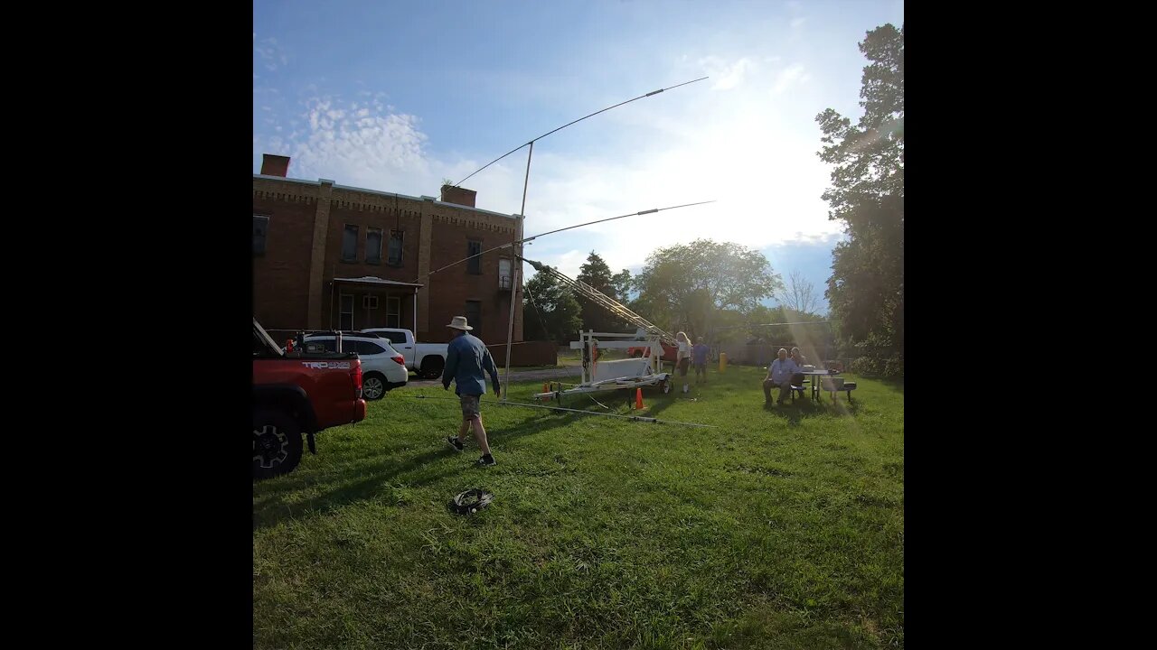 Short time lapse of the crank up mast and yagi during field day 2021