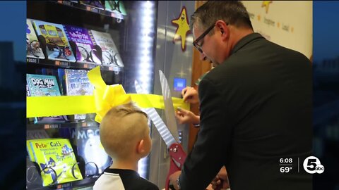 Parma elementary school promotes reading and rewards students with new book vending machine