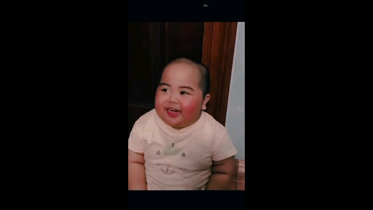 Cute baby giggling 😌