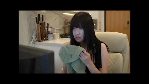 Aria, Janet and Boxbox Nosebleed Incident on Stream